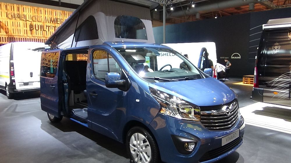 Wynajem busów 9-osobowych-automaty z 2025 roku. Dowóz na i z lotniska.