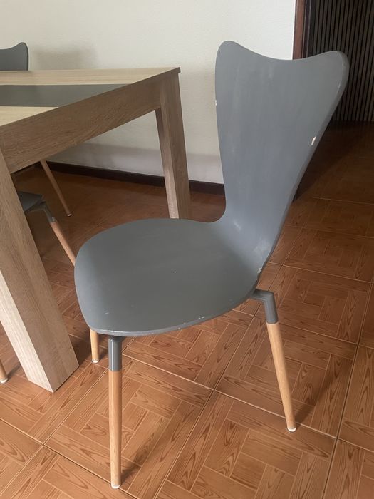 Mesa jantar com 4 cadeiras