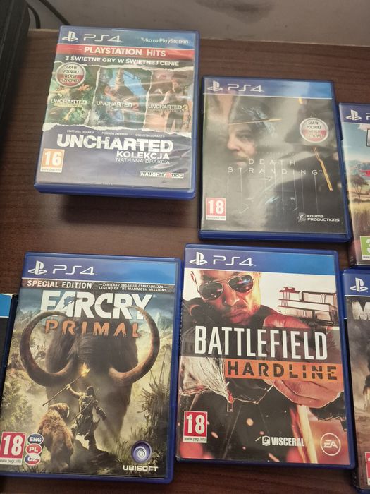 Sprzedam caly zestaw ps4 pro plus GOGLE kamerka 2XMOVE gry