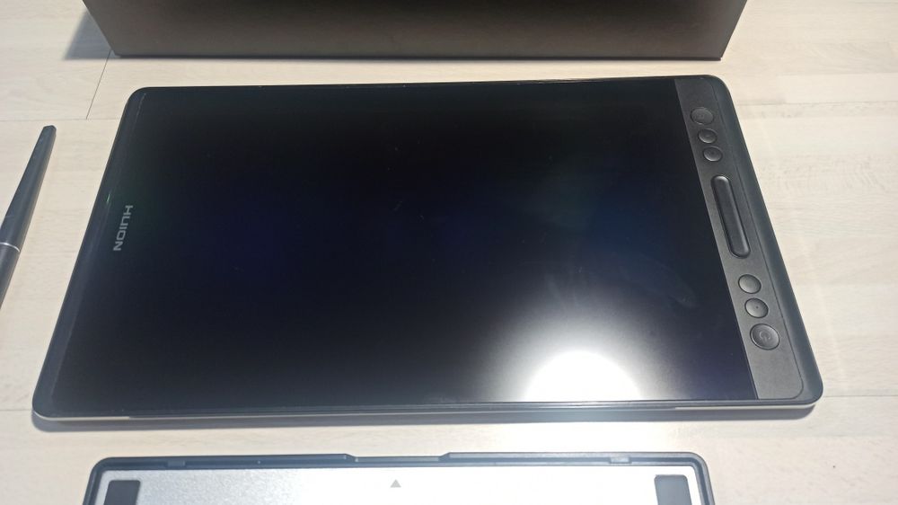 Графічний планшет Huion Kamvas Pro 13
