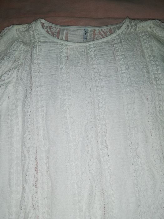 Blusa de renda branca
