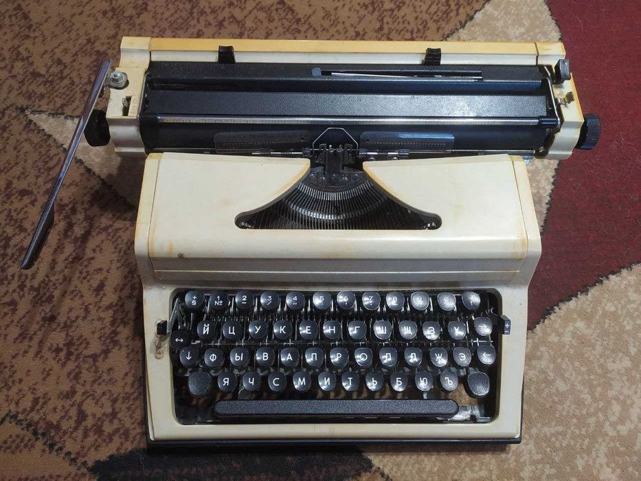 Машинка друкарська механічна "Любава"