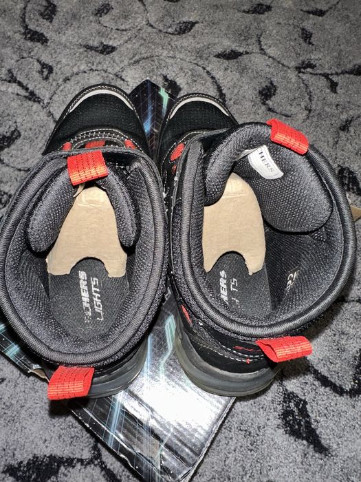 Черевики Skechers розмір 36,5 в ідеальному стані