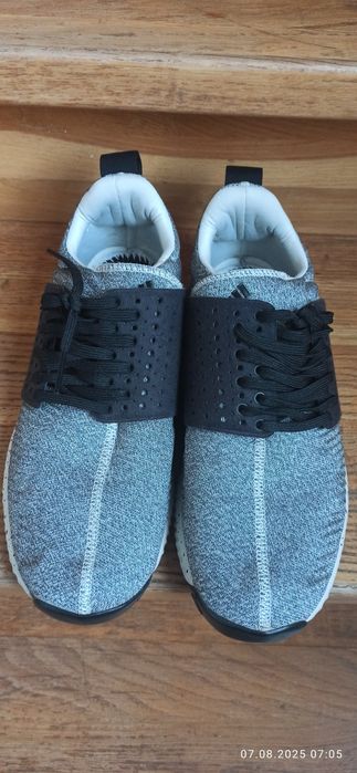 Кросівки чоловічі Adidas, розмір 42, устілка 26