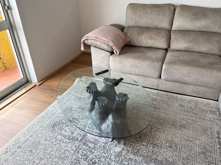 Sofá bonito à venda  Devido à venda de uma nova aquisição.
