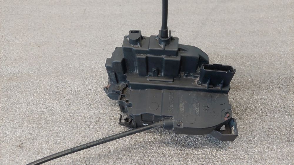 Fechadura / fecho porta trás direito RENAULT Megane III (BZ0_)