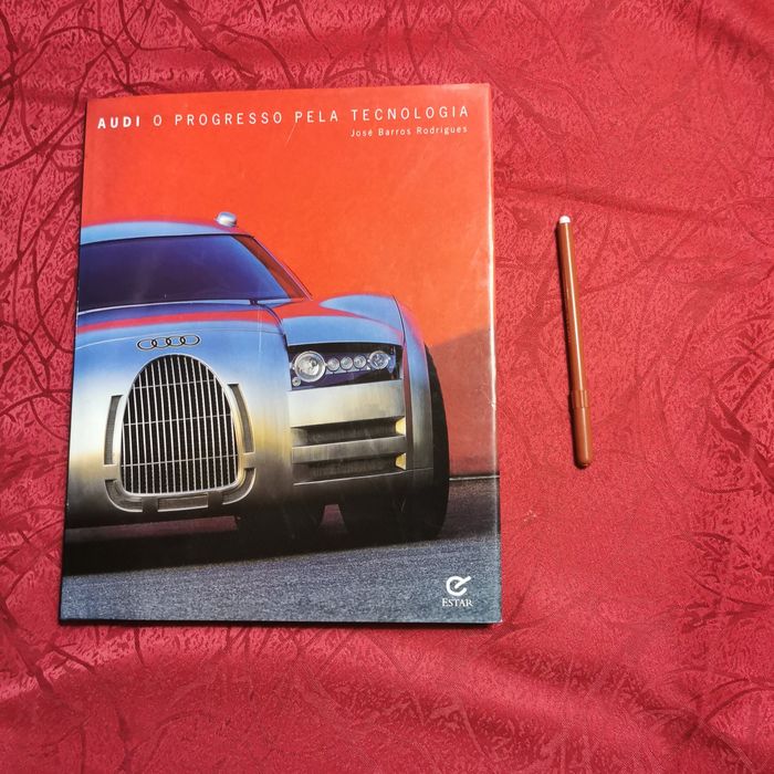 Livro sobre a marca automóvel Audi