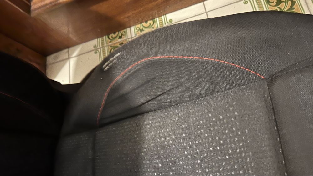 Bancos SEAT Leon FR 1P  – frente – impecáveis