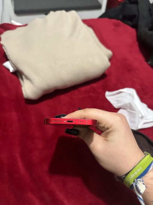 IPhone 13 vermelho
