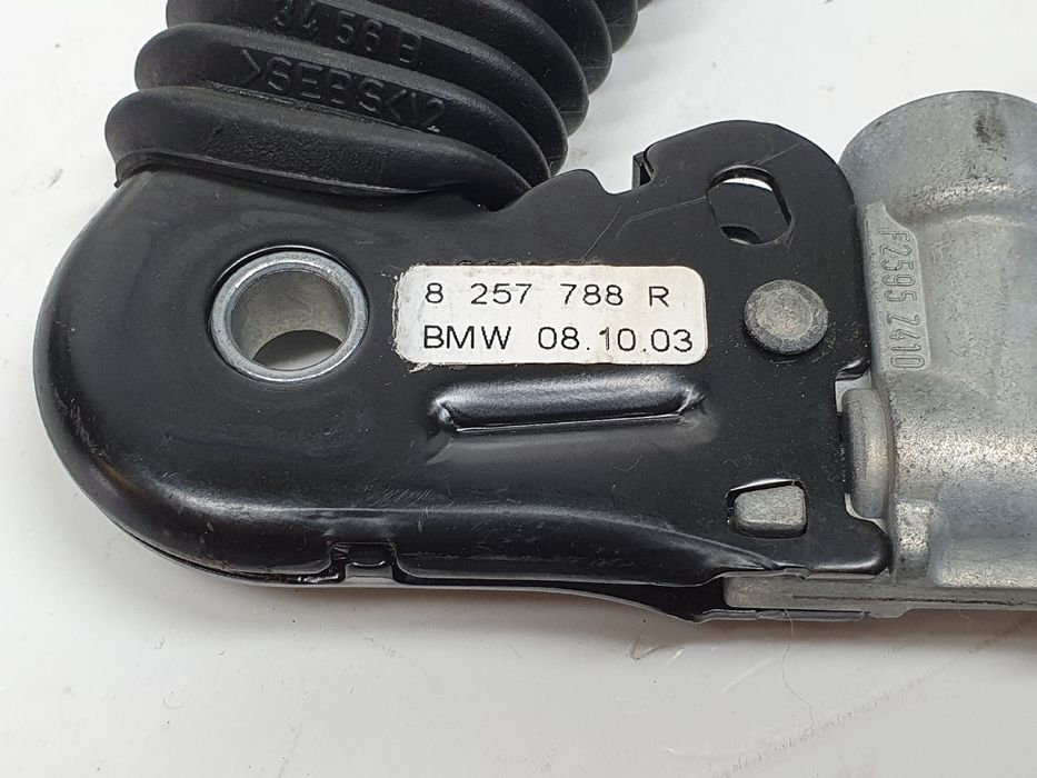 Encaixe de cinto frente direito BMW 3 (E46)
