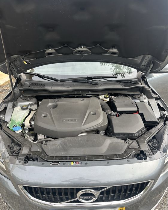Volvo v40 d3 (Poucos km)