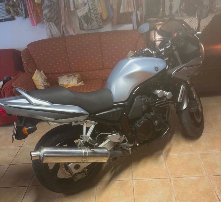 Yamaha Fzs 600  2003