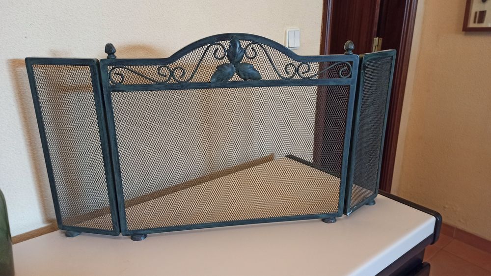 Grelha de proteção para lareira