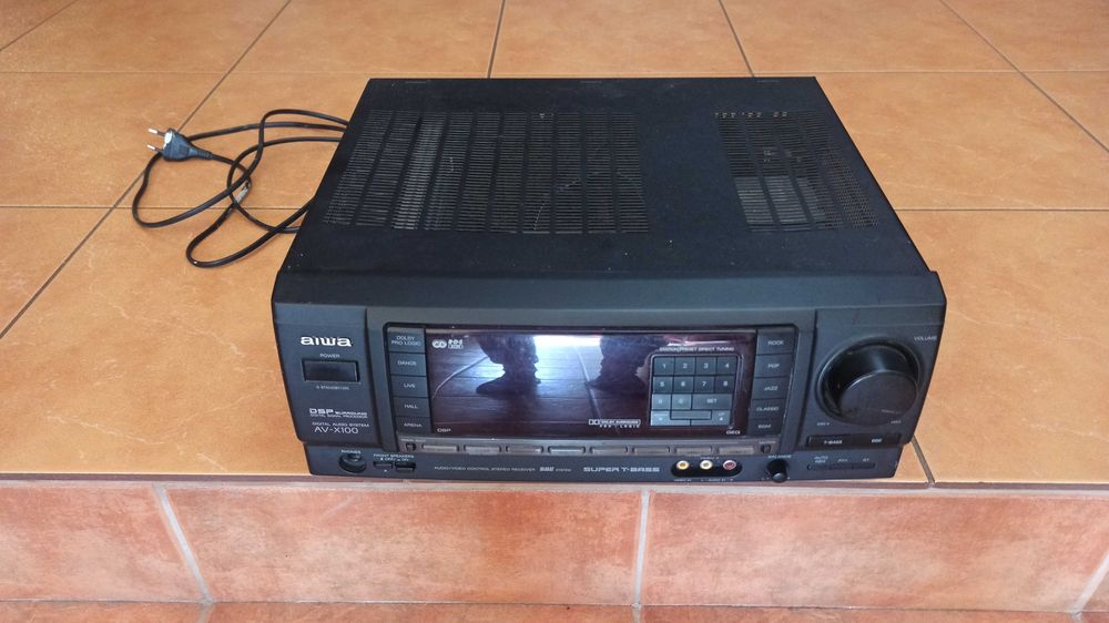 Amplituner AIWA AV-X100 - całkiem mocny