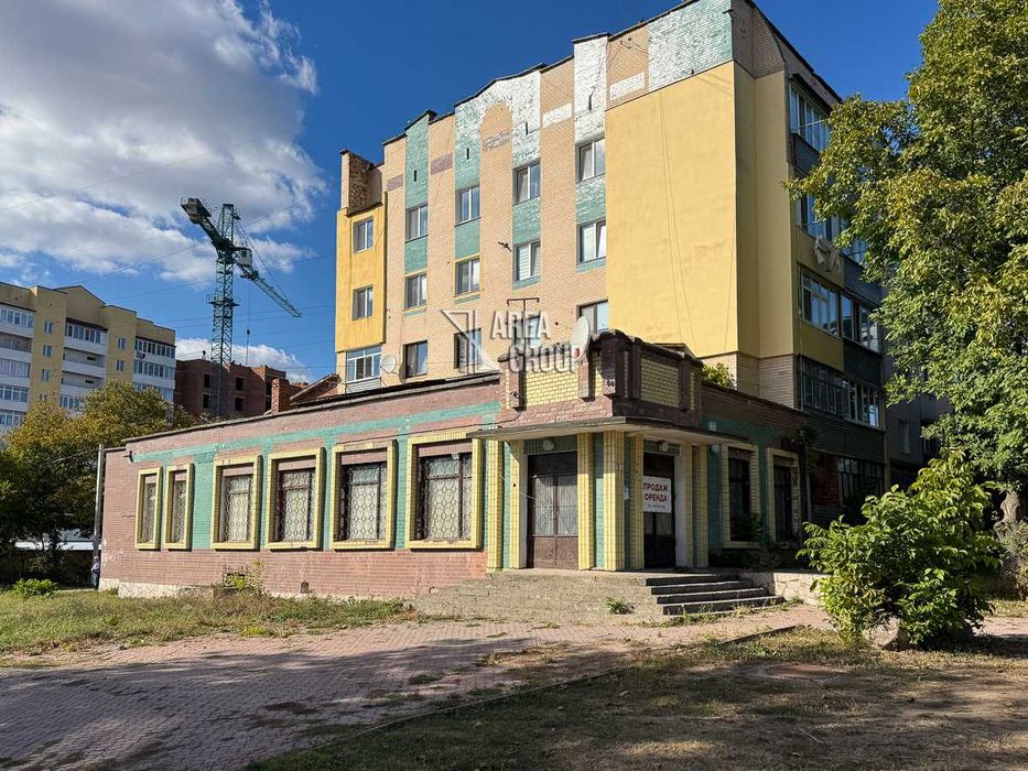 Комерційне приміщення на перехресті на Мікрорайоні