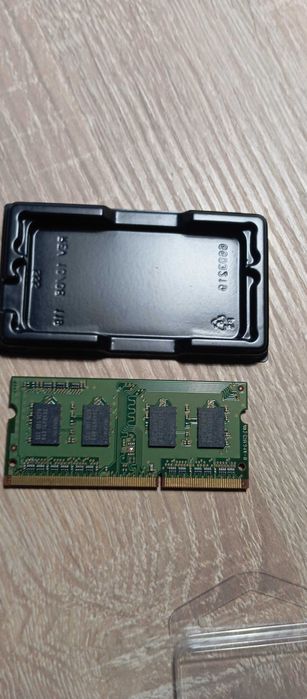 Оперативна пам'ять для ноутбука самсунг R528 DDR3.