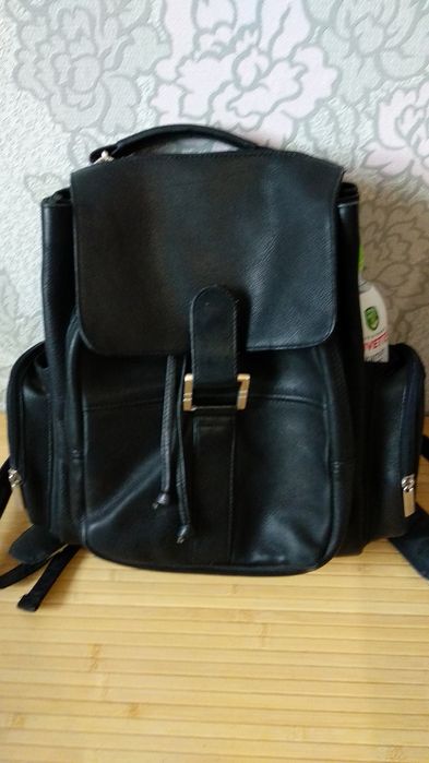 Рюкзак школа прогулка черный натур кожа