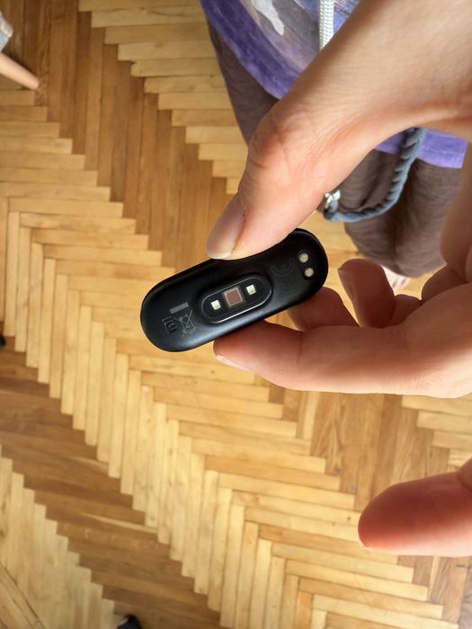 Mi band 4 фітнес трекер та годинник