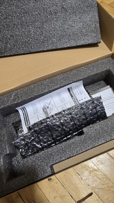 Pudełko Sapphire Nitro+ RX 5700 XT AMD Radeon – kompletne opakowanie
O