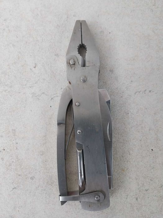 Alicate Multifunções