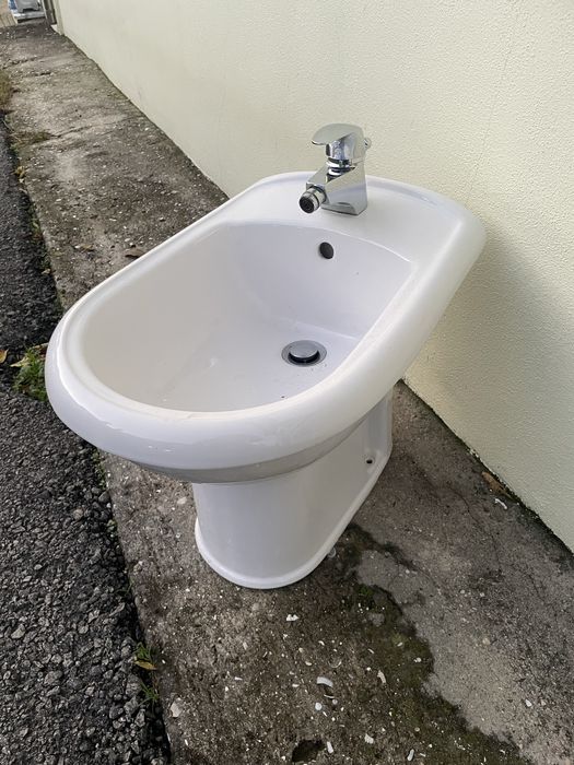 Bidé Sanitana com Torneira