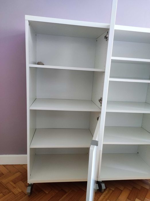 BESTA - duas estantes , com portas e rodízios, brancas, IKEA