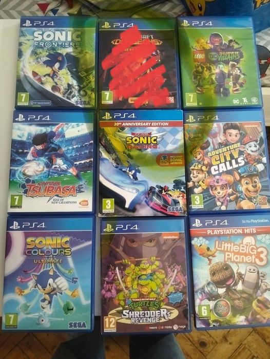 PlayStation 4 com cerca de 90 jogos