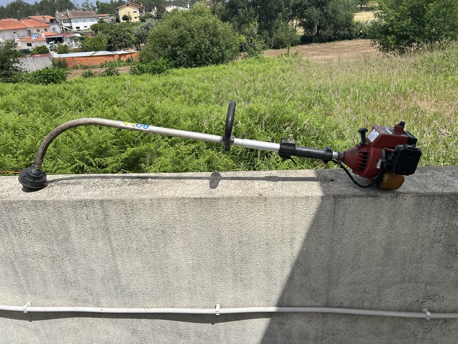 Vendo aparador de relva