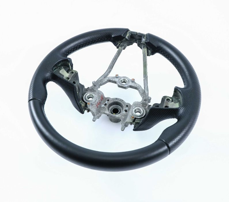 Kierownica do Hyundai i40  obszyta nową skórą PFIcarStyling