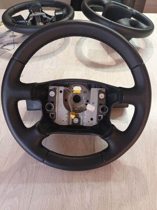 Перетянугнуте кермо  руль Шкода Октавія Тур на обмін
