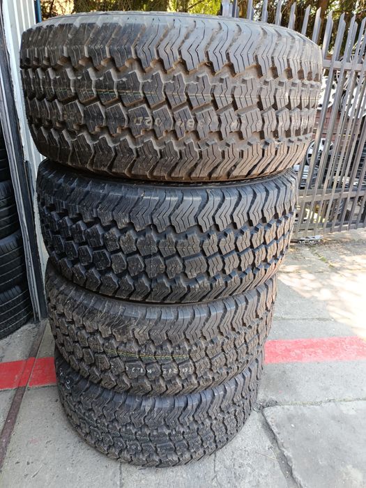 Opony 325/60R15 31x10.50R15 Kumho Road Venture Nowe Komplet