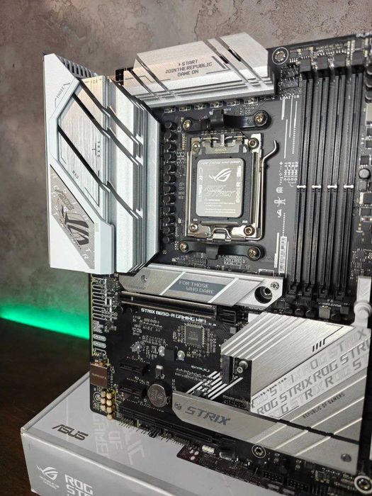 Материнська плата Rog Strix B650-A Gaming Wifi (AM5) 7000-9000 AMD