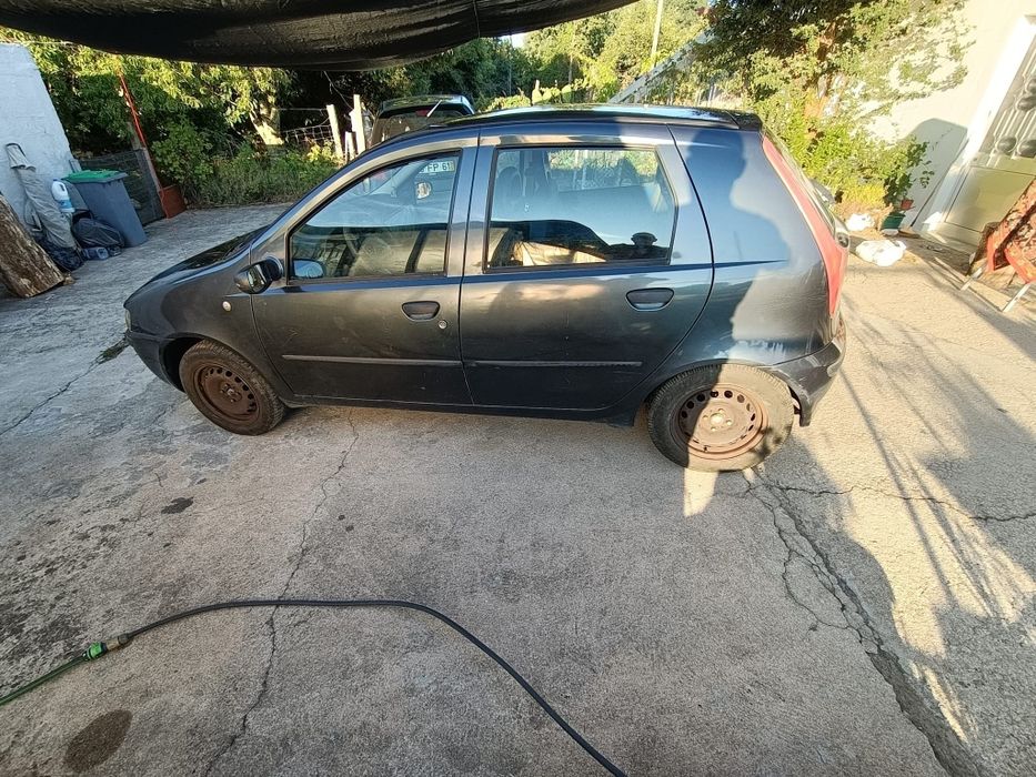 Vendo um carro Fiat Punto