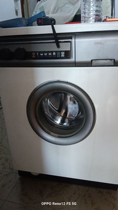 Maquina de lavar roupa e máquina de lavar loiça