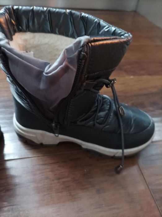 Srebrne buty dziewczęce śniegowce rozmiar 31 Sinsay