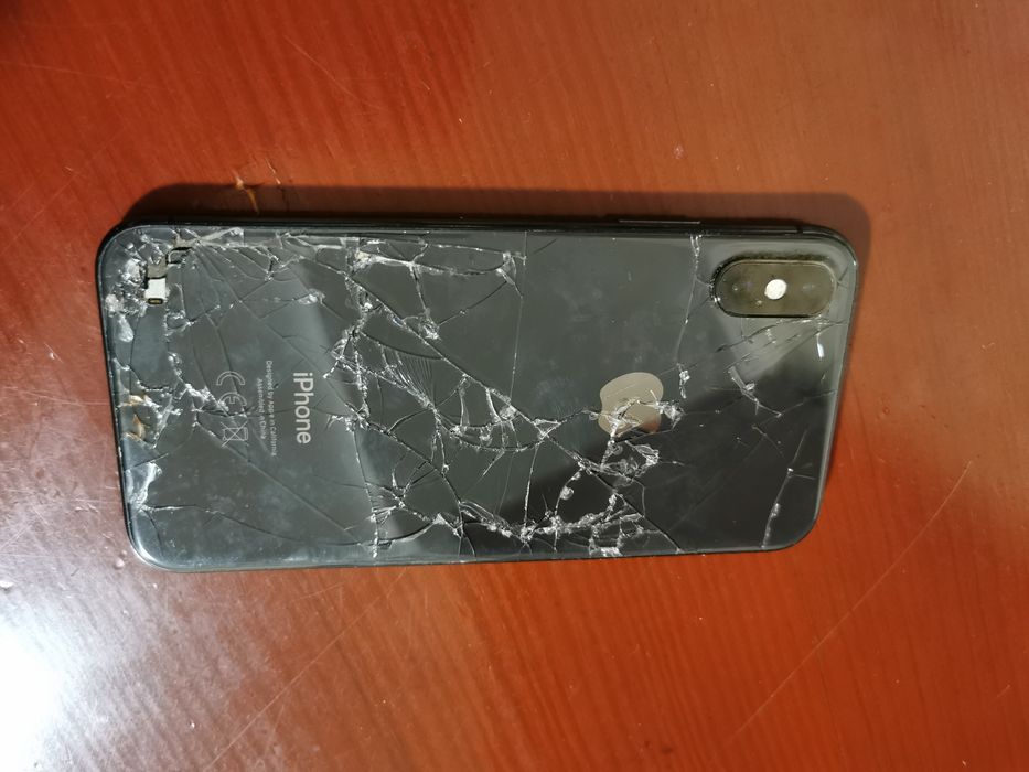 Apple iPhone XSна запчастини телефон заблоковано