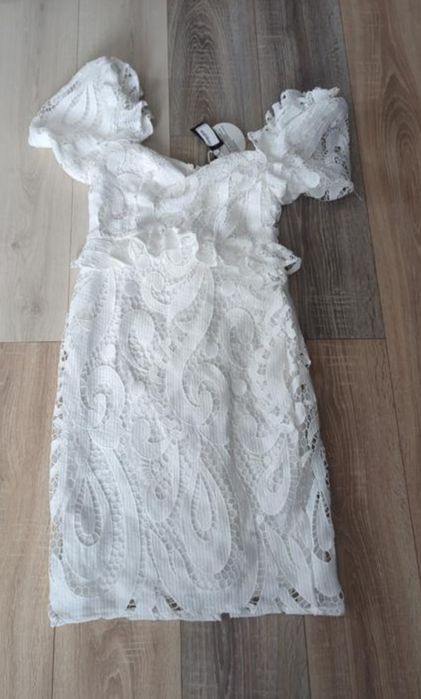 Біла мереживна сукня Boohoo