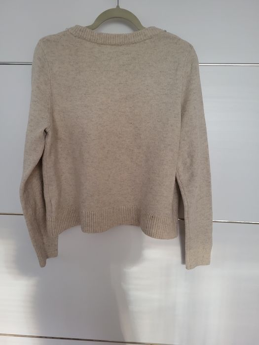 Sweter damski ze zdobieniami