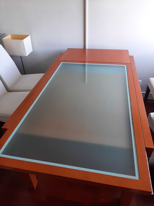 Mesa de jantar com cadeiras