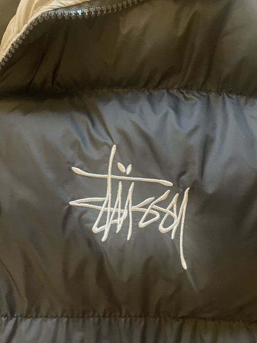 kispo stüssy preto e cinzento