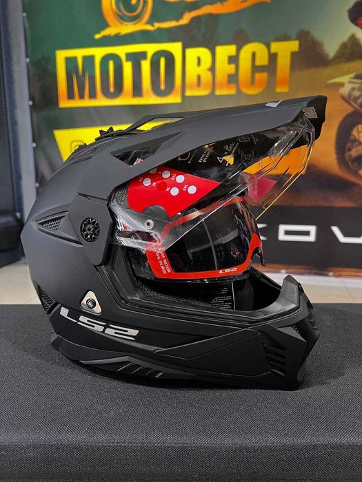 Мотошолом LS2 MX702 Pioneer 2 Matt Black