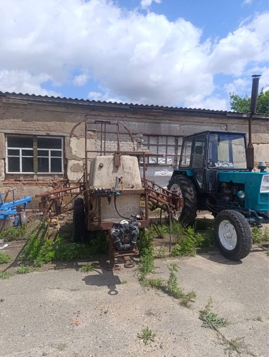 Продам трактора Юмз-6 2 штук