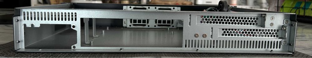 Caixa Servidor 1.5U – Mini‑ITX/microATX – 2x PCIe – Flex PSU