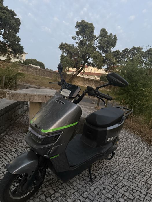Moto eletrica em bom estado