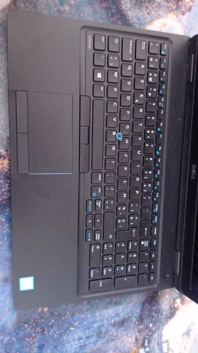 Dell Latitude 5580 15.6" Touchscreen Laptop (Intel i5, 8GB RAM, 128GB SSD, Windows 10)