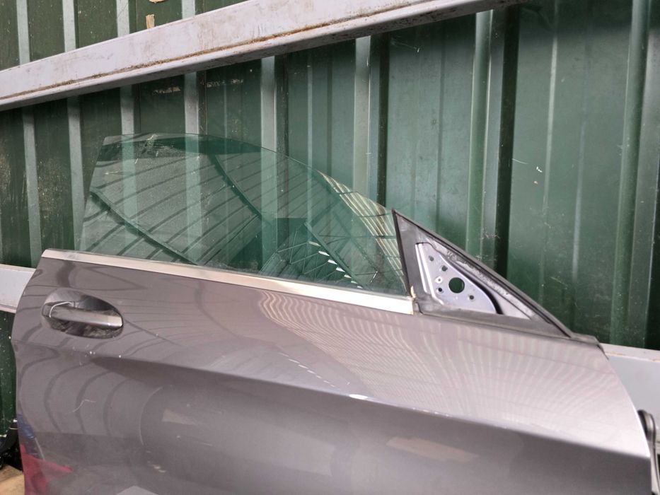 Porta frente direita Mercedes CLA W117 (2013 a 2019)