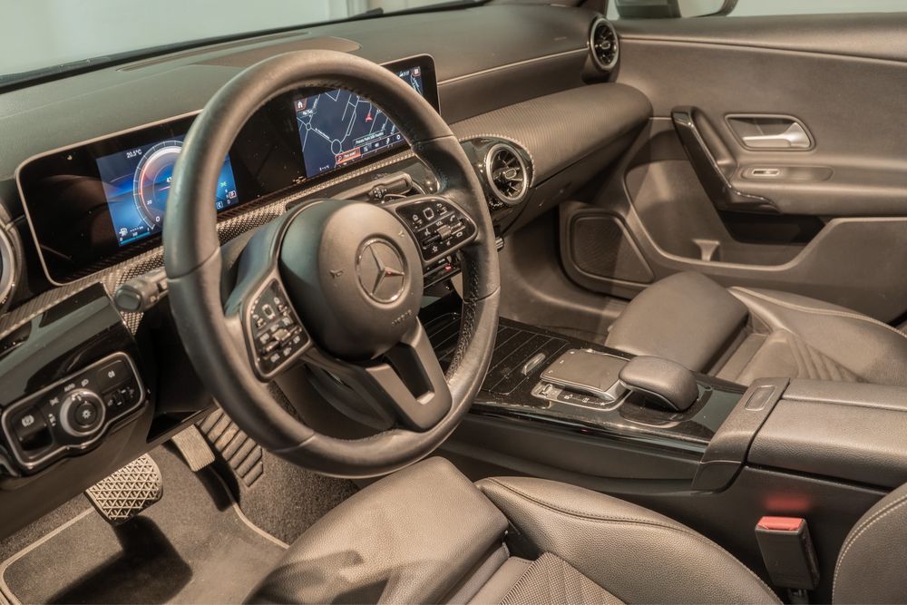 Mercedes A180d Auto ** Desde 279€ Mês**