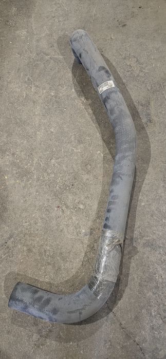 Патрубок водяного радиатора AH135888