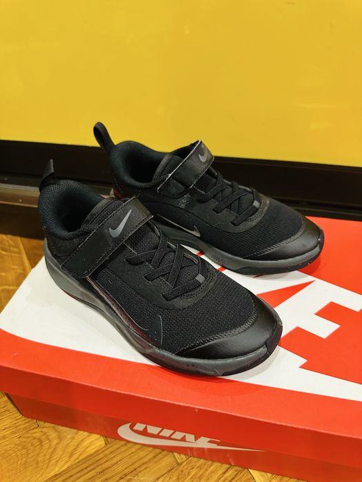 Кроссовки Nike Omni размер 33