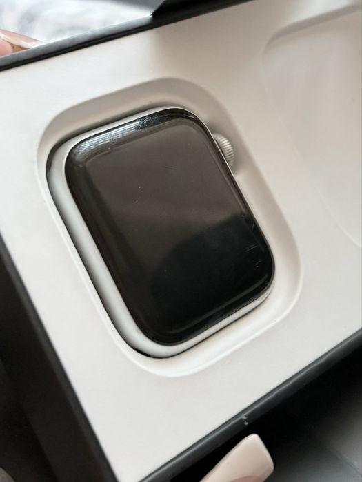 Apple watch nike SE 40 mm 2020 Епл вотч годинник наручний найк часы 40 мм silver apple